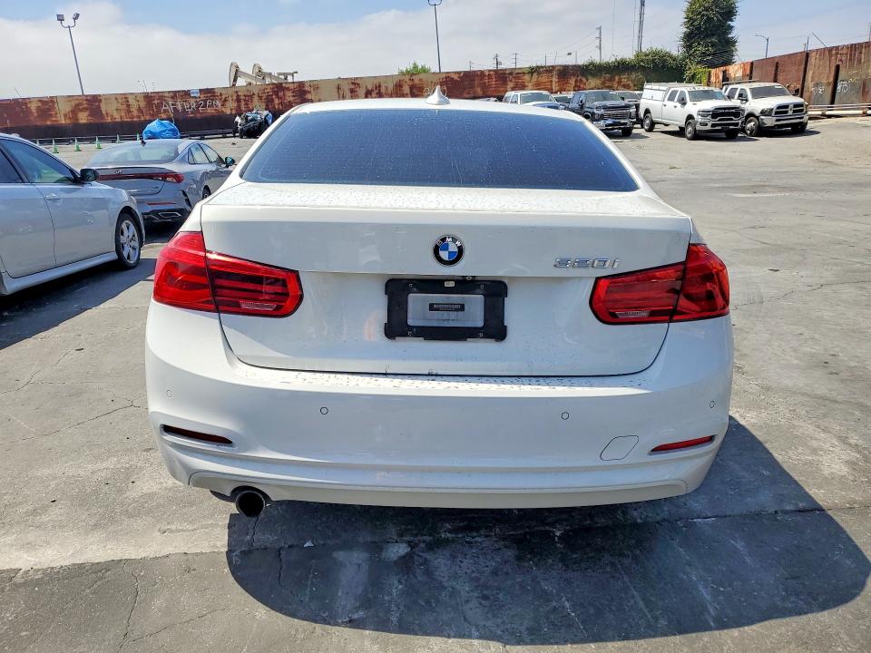 2018 BMW 3er VIN WBA8A9C51JK623383 COPART salvage auction — FRONT END, Ca - Salvage Certificate, sold $1,750 on 2026-08-05 (photo 6)