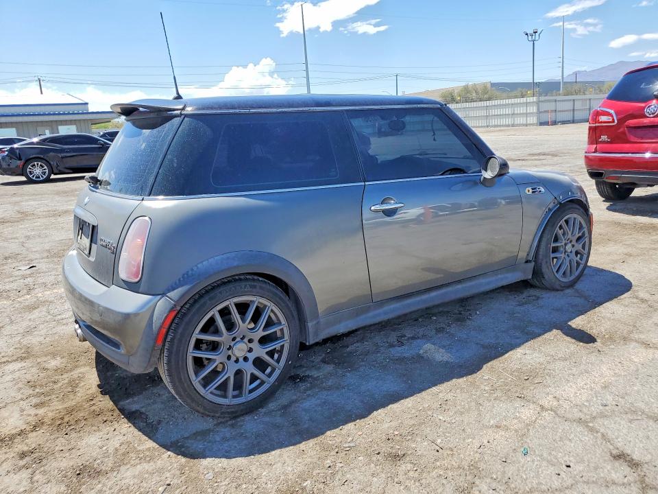 2003 Mini Cooper VIN WMWRE33403TD71381 COPART salvage auction — SIDE, Nv - Salvage Title, sold $125 on 2026-08-25 (photo 3)