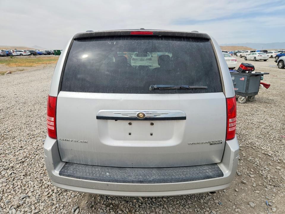 2010 Chrysler Town & country VIN 2A4RR5D12AR432152 COPART salvage auction — MINOR DENT/SCRATCHES, Ut - Certificate Of Title, sold $975 on 2026-09-15 (photo 6)