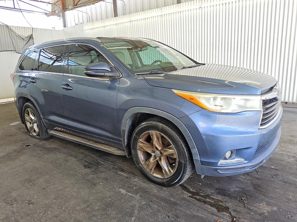2014 Toyota Highlander VIN 5TDYKRFH4ES032727 COPART salvage auction — MINOR DENT/SCRATCHES, FL - CERTIFICATE OF TITLE, sold $7,750 on 2026-07-11 (photo 4)