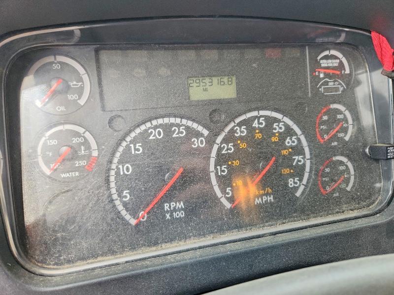 2015 Frht - freightliner VIN 3ALACXDT9FDGM4080 COPART salvage auction — MINOR DENT/SCRATCHES, OH - CERTIFICATE OF TITLE, sold $6,700 on 2026-07-06 (photo 9)
