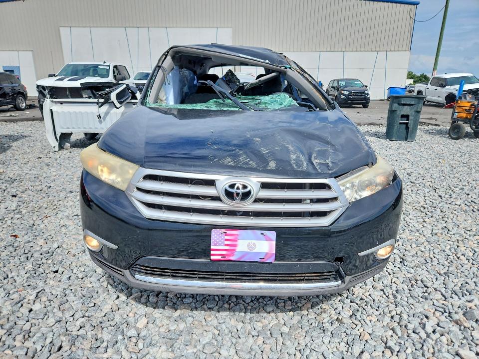 2012 Toyota VIN 5TDBK3EH9CS143050 COPART salvage auction — ROLLOVER, Fl - Cert Of Title Slvg Rebuildable, sold $825 on 2026-07-13 (photo 5)