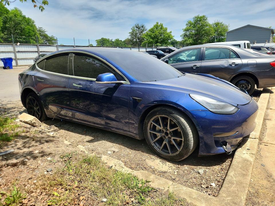 2020 Tesla Model 3 VIN 5YJ3E1EA8LF796931 COPART salvage auction — SIDE, VA - CERTIFICATE OF TITLE, sold $2,250 on 2026-07-14 (photo 4)