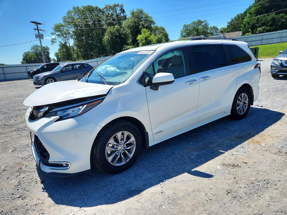 2021 Toyota Sienna VIN 5TDYRKEC6MS026628 COPART salvage auction — FRONT END, Nc - Salvage Certificate Of Title, sold $11,300 on 2026-08-19 (photo 1)