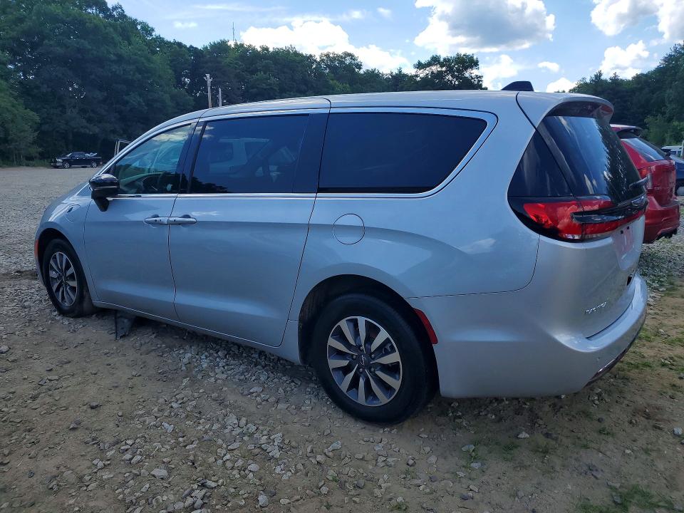 2024 Chrysler Pacifica VIN 2C4RC1S77RR126910 COPART salvage auction — MINOR DENT/SCRATCHES, Ny - Certificate Of Title, sold $17,700 on 2026-07-15 (photo 2)