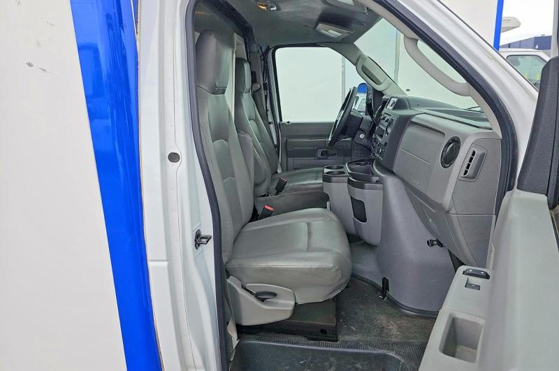 2024 Ford Econoline e350 VIN 1FDWE3FN5RDD00733 COPART salvage auction — NORMAL WEAR, Co - Certificate Of Title (P), sold $18,800 on 2026-07-15 (photo 5)