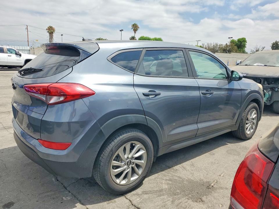2017 Hyundai Tucson VIN KM8J23A47HU396252 COPART salvage auction — MINOR DENT/SCRATCHES, Ca - Dis/Dlr/Exp Only Clean Title, sold $1,550 on 2026-07-04 (photo 3)