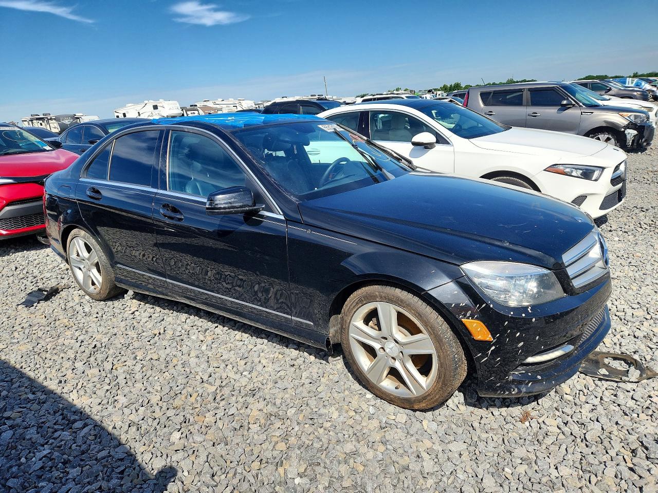 2011 Mercedes-Benz C-Class VIN WDDGF5EBXBA522173 COPART salvage auction — Side, KY - CERT OF TITLE-SALVAGE, sold $350 on 2026-07-02 (photo 4)