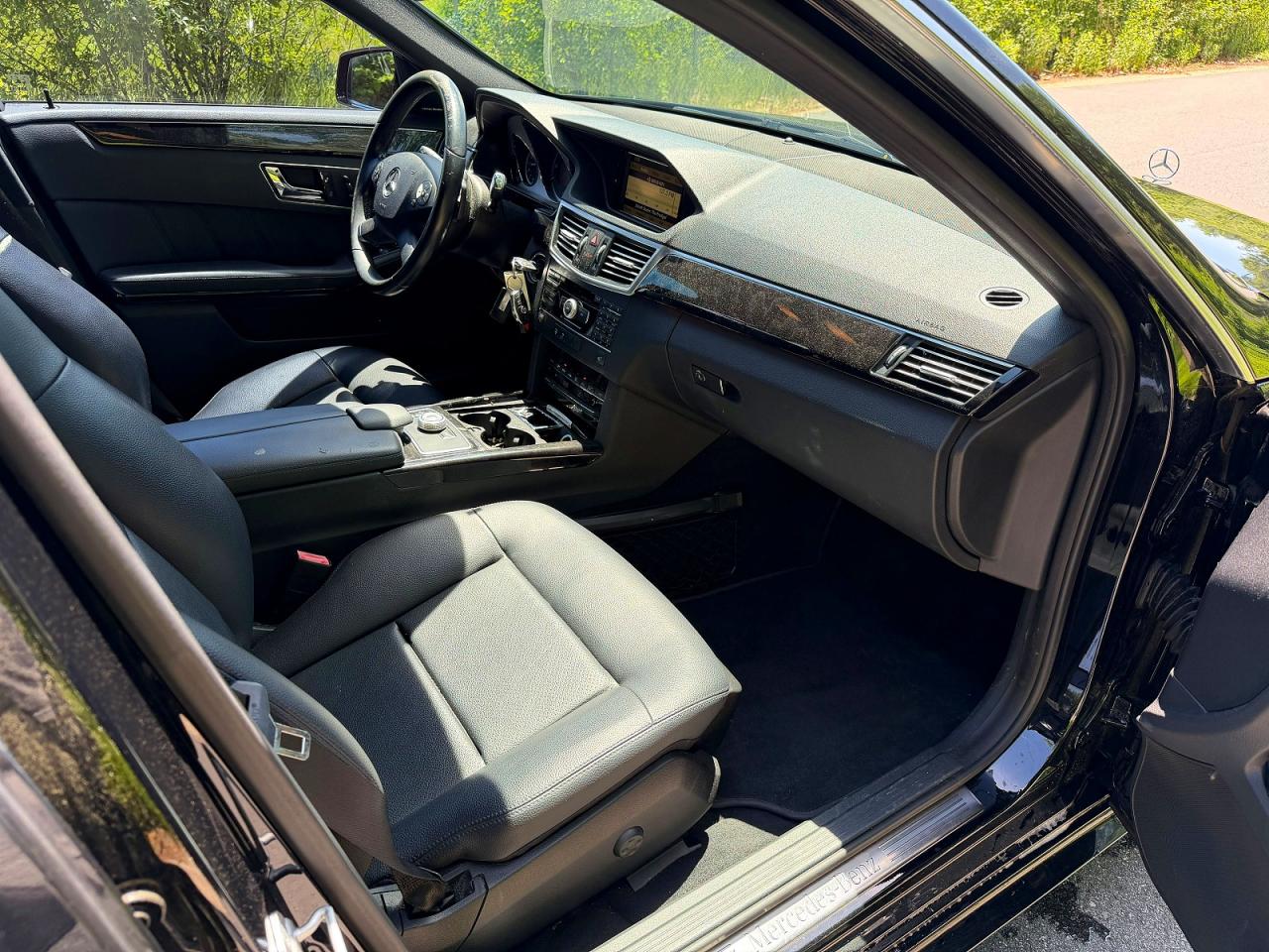 2011 Mercedes-Benz E-Class VIN WDDHF8HB0BA325966 COPART salvage auction — Normal Wear, MT - CERTIFICATE OF TITLE (P), sold $450 on 2026-07-01 (photo 8)