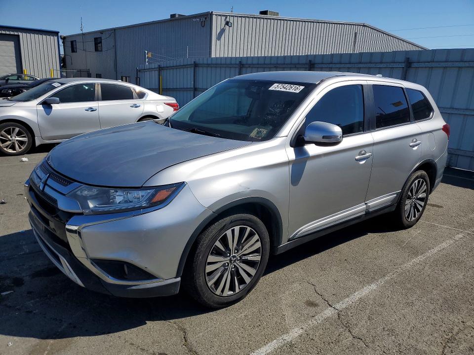 2019 Mitsubishi Outlander VIN JA4AZ3A30KZ021685 COPART salvage auction — MINOR DENT/SCRATCHES, FL - DIS/DLR/EXP ONLY CLEAN TITLE, sold $3,300 on 2026-07-24 (photo 1)