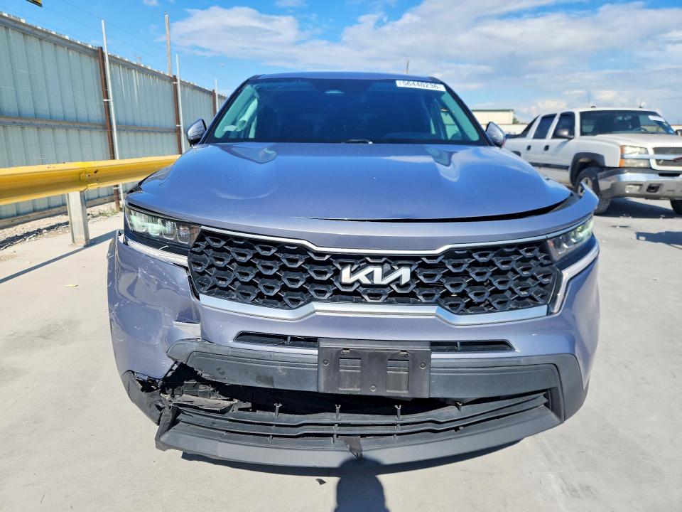 2022 Kia Sorento VIN 5XYRG4LC8NG130917 COPART salvage auction — FRONT END, TX - SALVAGE VEHICLE TITLE, sold $8,100 on 2026-08-21 (photo 5)