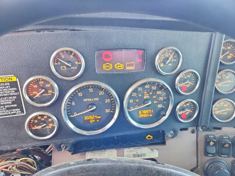 2017 Peterbilt 367 VIN 1NPTX4EX8HD412489 COPART salvage auction — ROLLOVER, PA - CERT OF TITLE, sold $10,000 on 2026-09-18 (photo 8)