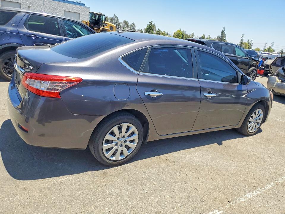 2015 Nissan Sentra VIN 3N1AB7AP3FL633741 COPART salvage auction — NORMAL WEAR, Ca - Dis/Dlr/Exp Only Clean Title, sold $925 on 2026-07-09 (photo 3)