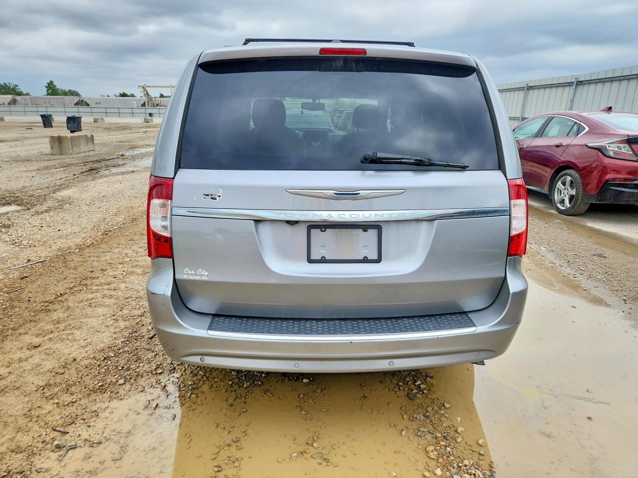2015 Chrysler Town & Country VIN 2C4RC1CG0FR676654 COPART salvage auction — Mechanical, MO - DEALER ONLY CLEAN TITLE, sold $750 on 2026-07-09 (photo 6)