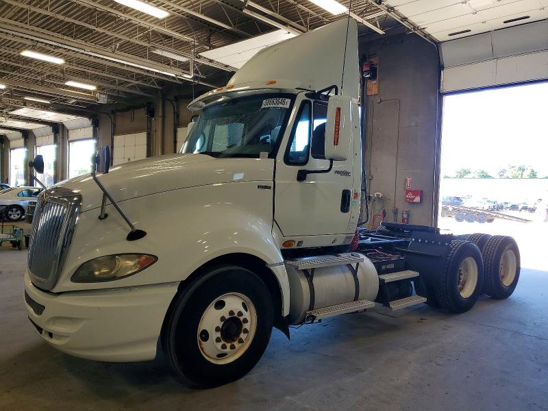 2011 International Prostar VIN 1HSCUSJR5BJ359195 COPART salvage auction — MINOR DENT/SCRATCHES, MN - CERTIFICATE OF TITLE, sold $3,500 on 2026-07-21 (photo 2)