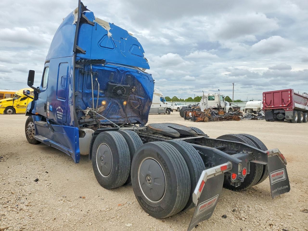 2020 Freightliner Cascadia 126 VIN 3AKJHHDR3LSLR1231 COPART salvage auction — Rollover, TX - SALVAGE VEHICLE TITLE, sold $6,400 on 2026-07-09 (photo 3)