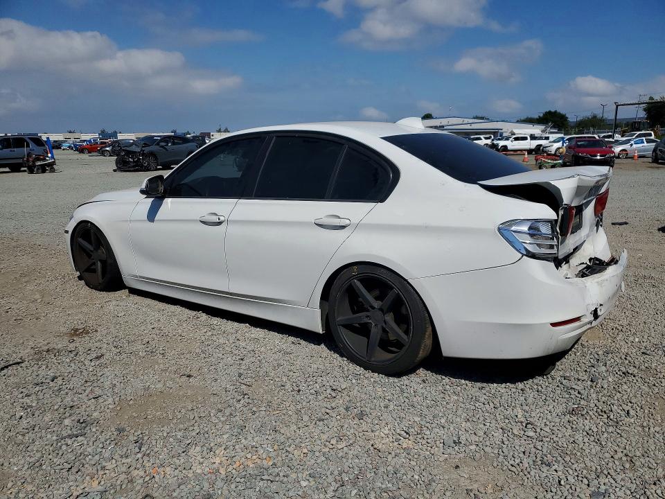 2013 BMW 3er VIN WBA3A5C52DF354309 COPART salvage auction — REAR END, Ca - Salvage Certificate, sold $725 on 2026-07-02 (photo 2)