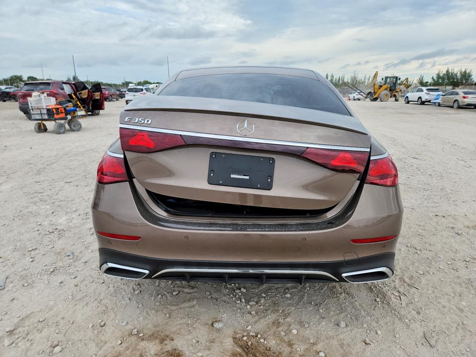 2026 Mercedes-benz E-klasse VIN W1KLF4GB2TA212736 COPART salvage auction — SIDE, Fl - Cert Of Title Slvg Rebuildable, sold $35,750 on 2026-07-14 (photo 6)