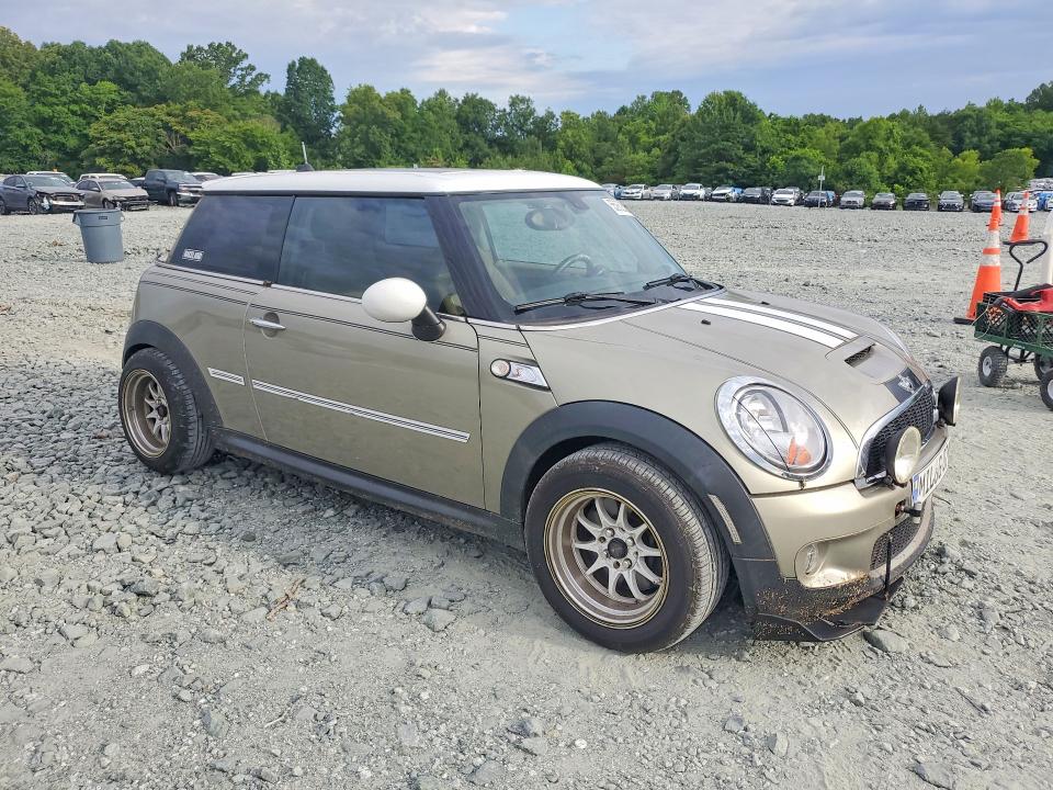 2010 Mini Cooper VIN WMWMF7C52ATZ69599 COPART salvage auction — UNDERCARRIAGE, Nc - Dealer Only Clean Title, sold $525 on 2026-07-08 (photo 4)