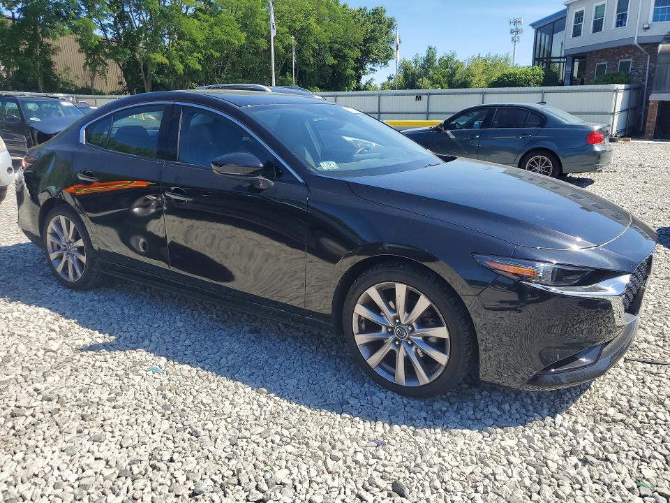 2019 Mazda 3 VIN JM1BPBEM6K1132169 COPART salvage auction — REAR END, MA - CERT OF TITLE-SALVAGE, sold $4,850 on 2026-07-30 (photo 4)