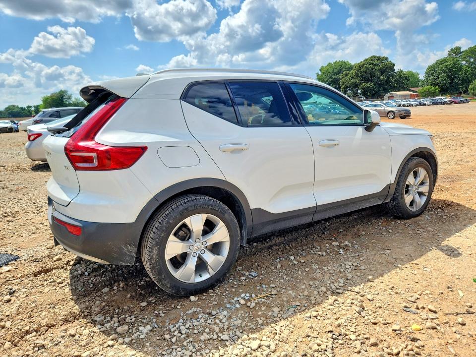 2020 Volvo Xc40 VIN YV4AC2HK2L2209260 COPART salvage auction — REAR END, AL - CERT OF TITLE-SALVAGE TITLE, sold $10,600 on 2026-07-29 (photo 3)