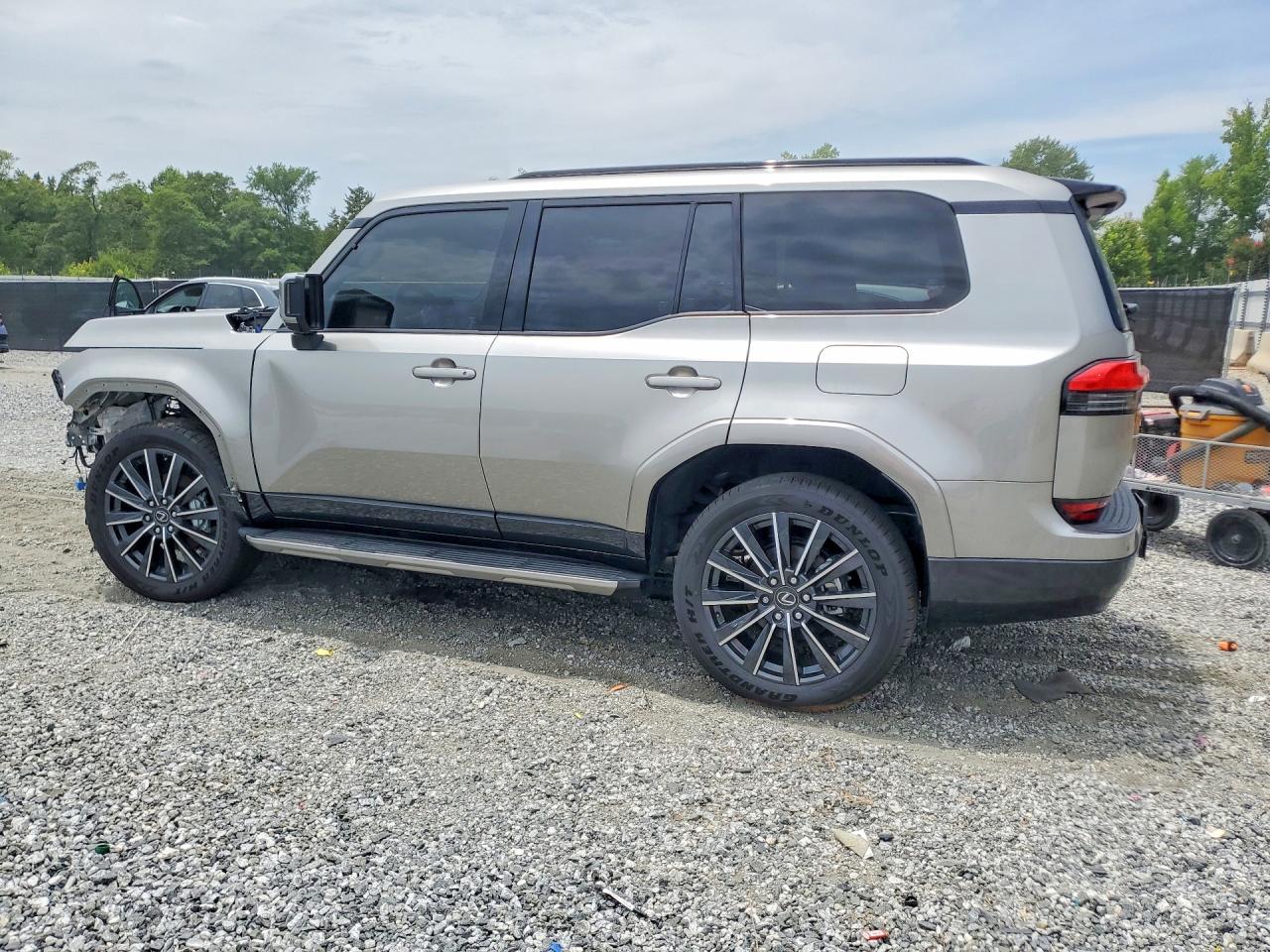 2025 Lexus GX 550 VIN JTJVBCDX6S5060960 COPART salvage auction — Front End, LA - CERT OF TITLE-SALVAGE (P), sold $48,000 on 2026-06-29 (photo 2)