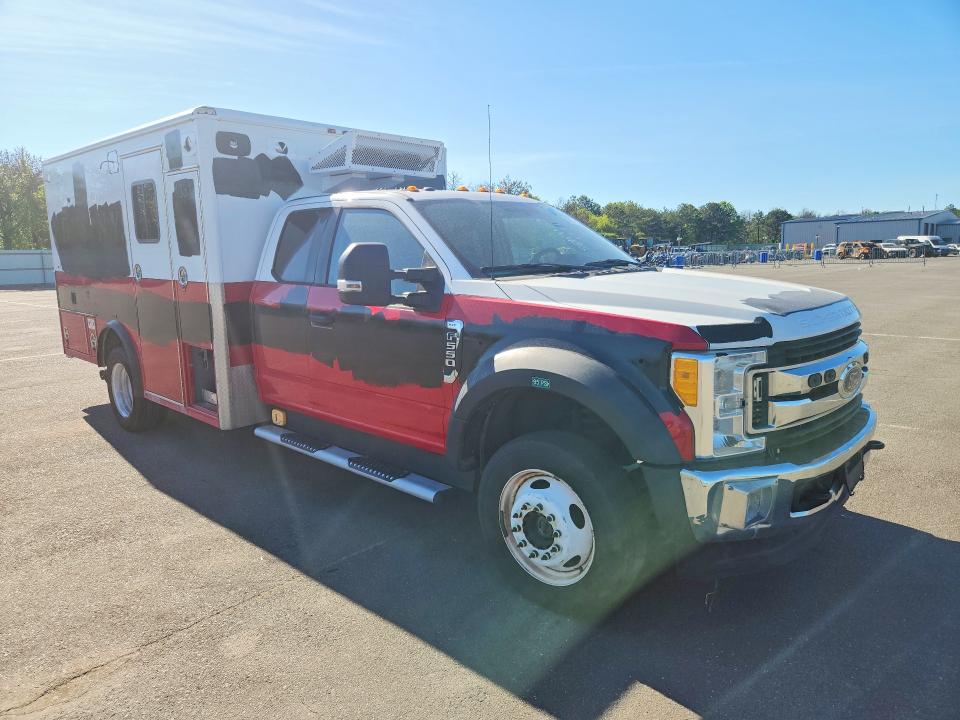 2017 Ford F-550 super duty VIN 1FD0X5HT2HED73073 COPART salvage auction — MINOR DENT/SCRATCHES, Ny - Certificate Of Title, sold $6,200 on 2026-07-29 (photo 4)