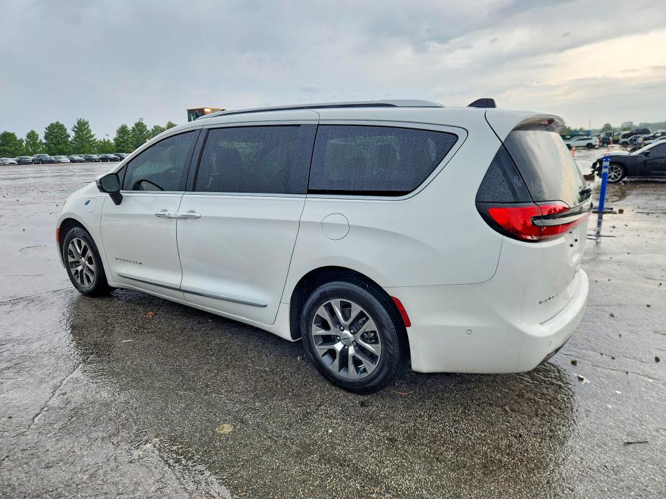 2023 Chrysler Pacifica VIN 2C4RC1N73PR542493 COPART salvage auction — MINOR DENT/SCRATCHES, MO - CERTIFICATE OF TITLE, sold $26,750 on 2026-07-16 (photo 2)