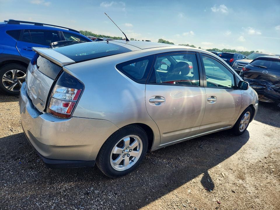 2005 Toyota Prius VIN JTDKB20U353014157 COPART salvage auction — FRONT END, Il - Salvage Certificate, sold $275 on 2026-07-14 (photo 3)