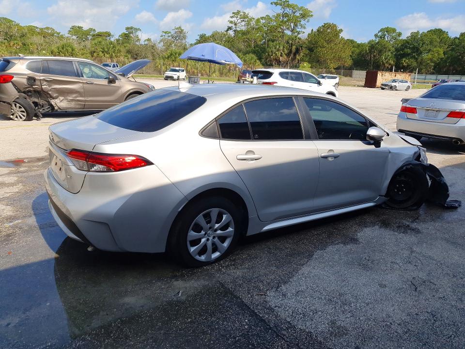 2022 Toyota Corolla VIN 5YFEPMAE8NP391785 COPART salvage auction — FRONT END, Fl - Certificate Of Title, sold $8,000 on 2026-07-07 (photo 3)