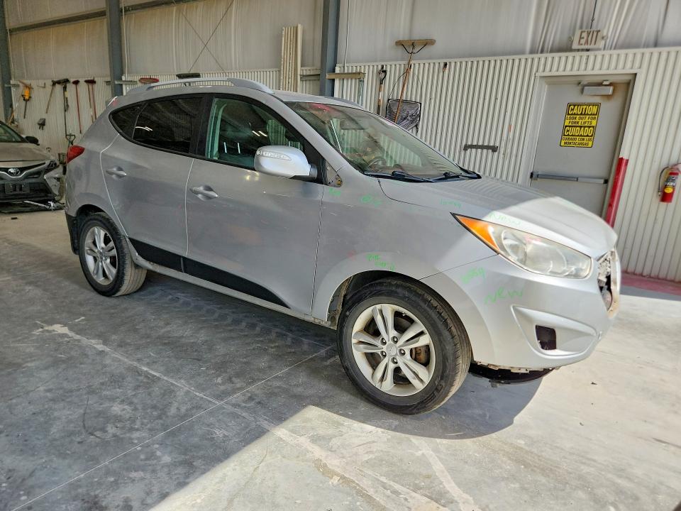 2012 Hyundai Tucson VIN KM8JU3AC2CU469666 COPART salvage auction — FRONT END, Ne - Cert Of Title-Salvage, sold $225 on 2026-07-28 (photo 4)