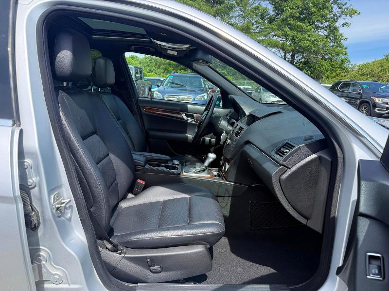 2010 Mercedes-benz C class VIN WDDGF8BB9AR111417 COPART salvage auction — NORMAL WEAR, Me - Certificate Of Title (P), sold $1,850 on 2026-07-08 (photo 5)