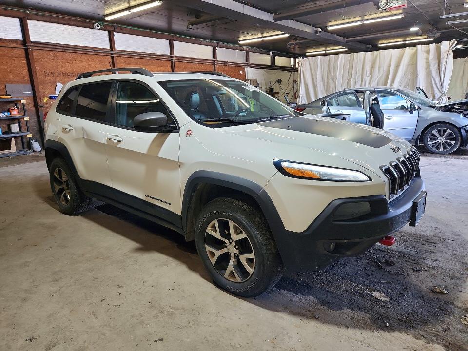 2016 Jeep Cherokee VIN 1C4PJMBS1GW320520 COPART salvage auction — FRONT END, PA - CERTIFICATE OF SALVAGE, sold $1,050 on 2026-07-02 (photo 4)