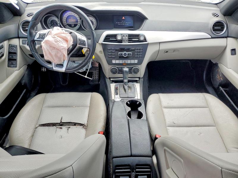 2013 Mercedes-benz C-klasse VIN WDDGF8AB1DG081542 COPART salvage auction — FRONT END, Salvage Title, sold $400 on 2026-08-12 (photo 8)