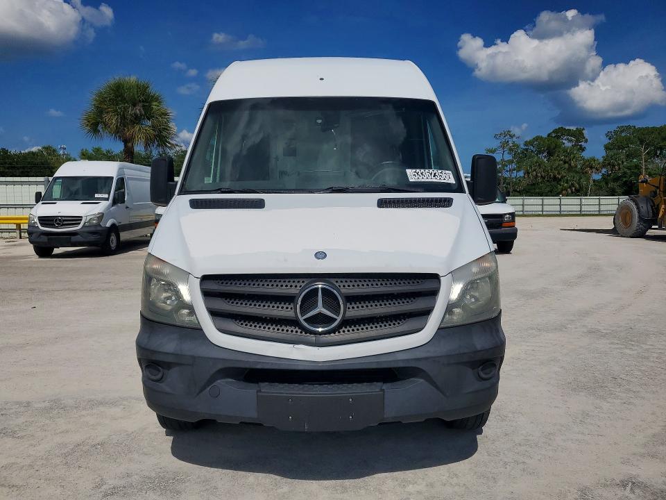 2016 Mercedes-benz Sprinter VIN WD3PE8DD8GP250271 COPART salvage auction — MINOR DENT/SCRATCHES, Fl - Certificate Of Title, sold $3,500 on 2026-08-02 (photo 5)