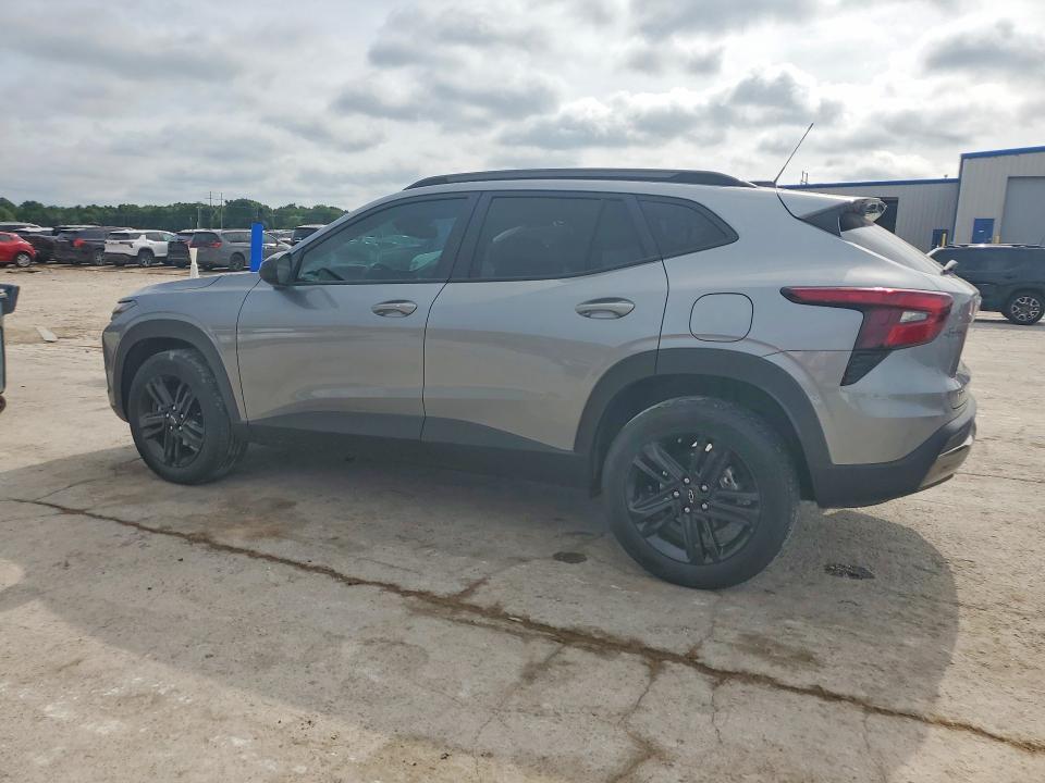 2025 Chevrolet Trax VIN KL77LKEP0SC166704 COPART salvage auction — HAIL, Ok - Cert Of Title-Salvage, sold $10,800 on 2026-07-24 (photo 2)