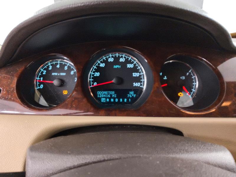 2008 Buick Lucerne VIN 1G4HD57298U172815 COPART salvage auction — MINOR DENT/SCRATCHES, Ca - Certificate Of Title, sold $500 on 2026-07-28 (photo 9)