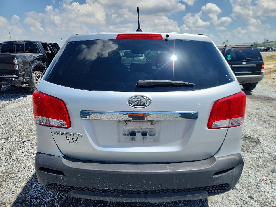 2011 Kia Sorento VIN 5XYKT3A19BG177345 COPART salvage auction — NORMAL WEAR, Mt - Certificate Of Title, sold $925 on 2026-07-28 (photo 6)