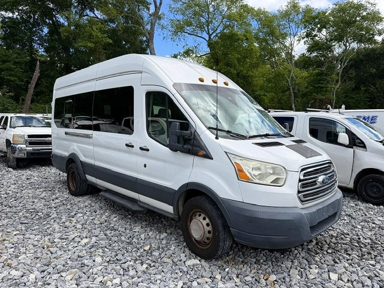 2015 Ford Transit VIN 1FBVU4XG0FKA13210 COPART salvage auction — Rear End, Ct - Clean Title, sold $5,800 on 2026-09-24 (photo 4)