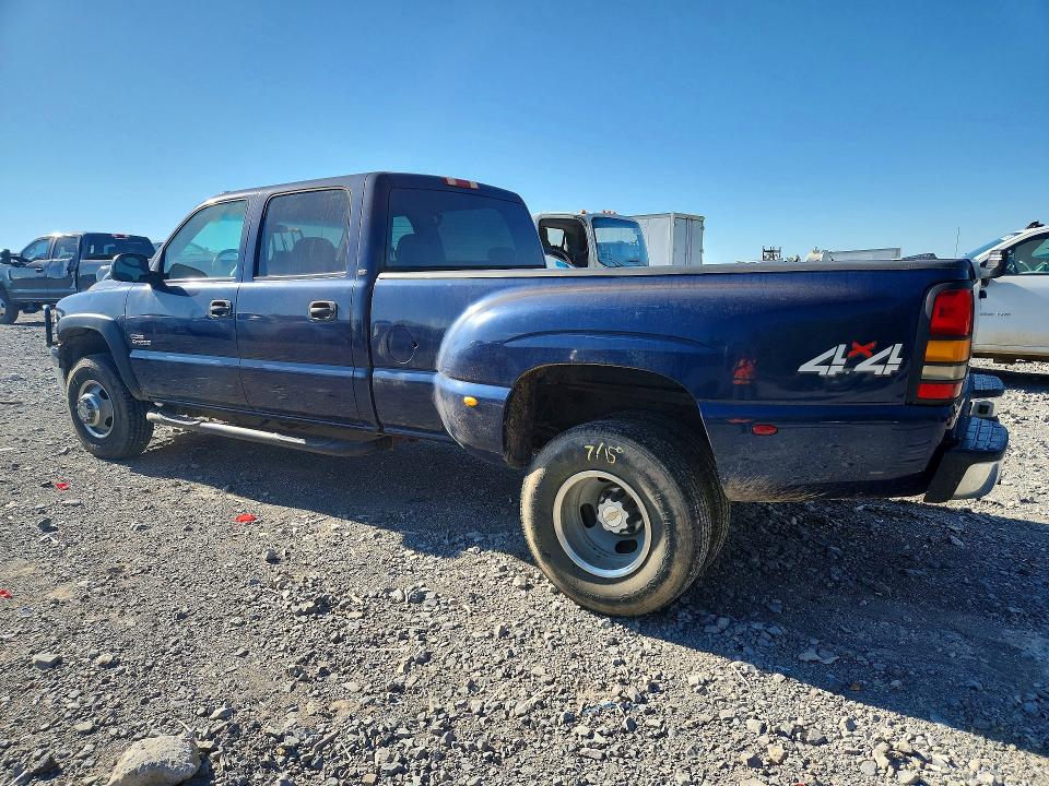 2002 Chevrolet Silverado 3500 VIN 1GCJK33192F121954 COPART salvage auction — WATER/FLOOD, Tn - Salvage Cert-Water Damage, sold $5,400 on 2026-07-07 (photo 2)