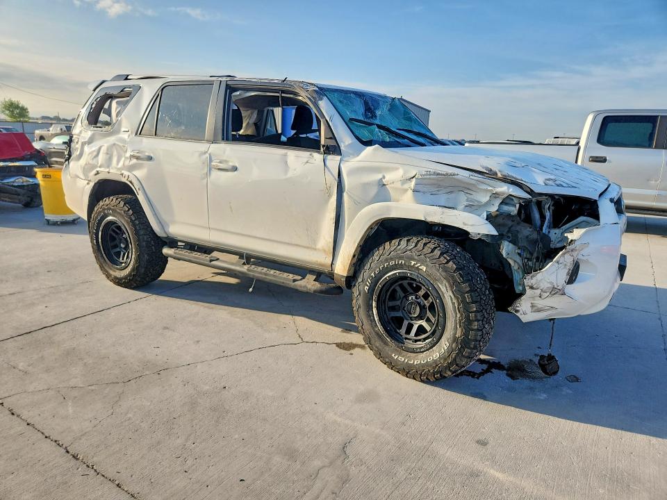 2023 Toyota 4runner VIN JTEEU5JRXP5285240 COPART salvage auction — ALL OVER, Tx - Salvage Vehicle Title, sold $2,600 on 2026-07-28 (photo 4)