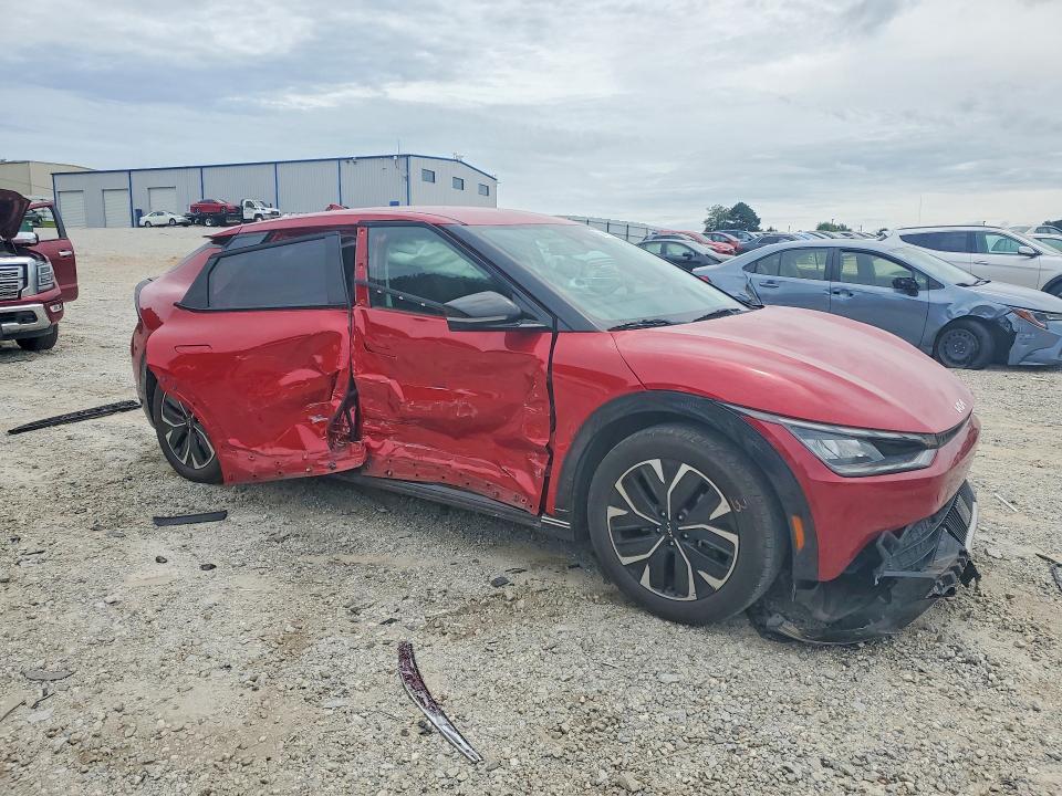 2022 Kia Ev6 VIN KNDC34LA1N5042395 COPART salvage auction — ROLLOVER, Ga - Cert Of Title-Salvage, sold $6,600 on 2026-07-22 (photo 4)