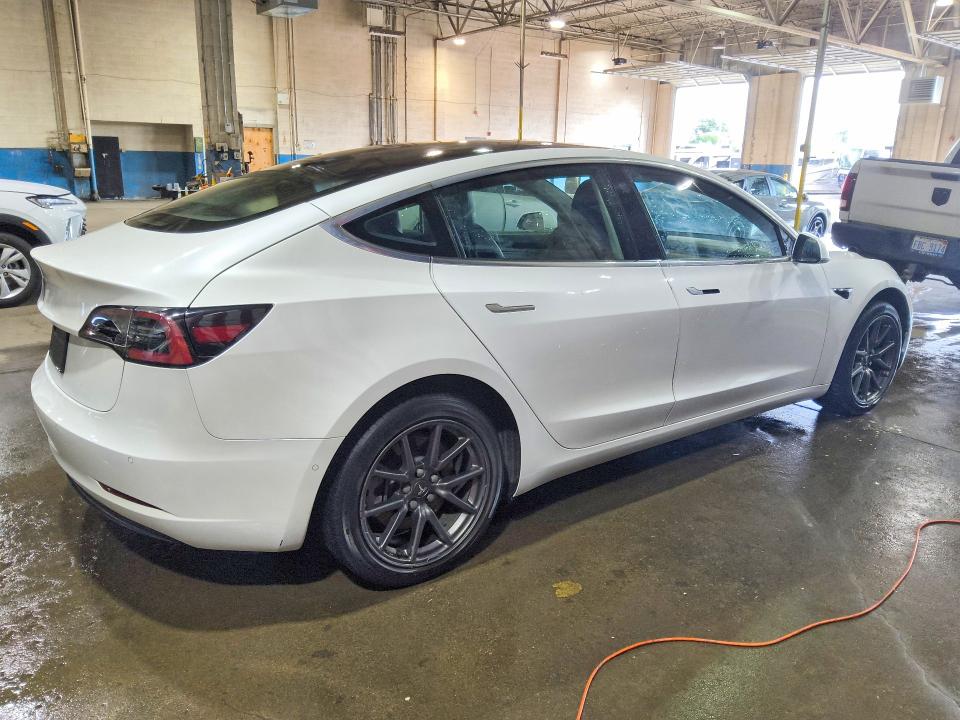 2020 Tesla Model 3 VIN 5YJ3E1EAXLF644830 COPART salvage auction — MINOR DENT/SCRATCHES, CA - CERTIFICATE OF TITLE, sold $4,550 on 2026-07-28 (photo 3)