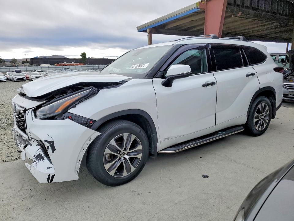 2022 Toyota Highlander hybrid VIN 5TDHBRCH2NS545818 COPART salvage auction — FRONT END, CA - SALVAGE CERTIFICATE, sold $11,900 on 2026-07-23 (photo 1)