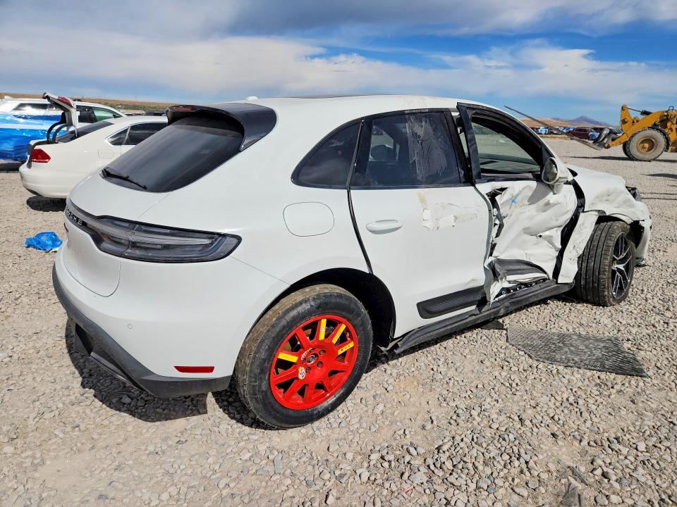 2023 Porsche Macan VIN WP1AA2A50PLB00727 COPART salvage auction — SIDE, TX - SALVAGE VEHICLE TITLE, sold $8,100 on 2026-07-10 (photo 3)