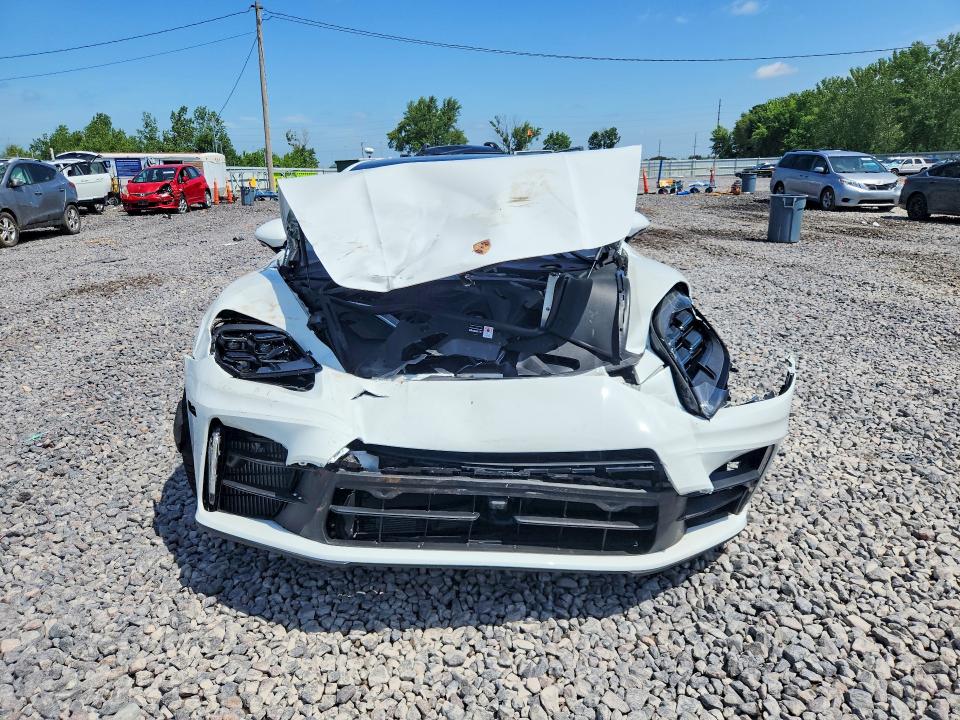 2025 Porsche Panamera VIN WP0AA2YA8SL011808 COPART salvage auction — FRONT END, Il - Salvage Certificate, sold $28,250 on 2026-08-12 (photo 5)
