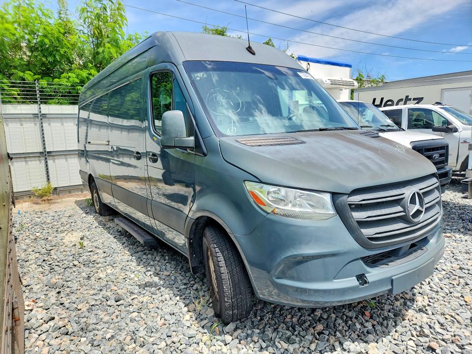 2019 Mercedes-benz VIN WD4PF1CD6KT011786 COPART salvage auction — MINOR DENT/SCRATCHES, FL - CERTIFICATE OF TITLE, sold $6,000 on 2026-07-22 (photo 4)