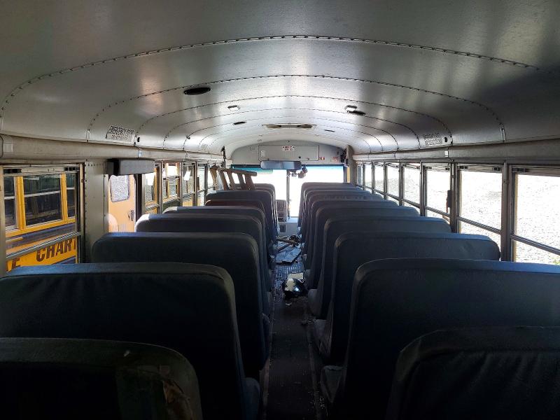 2012 Thomas Saf-t-liner c2 VIN 1T7YN4E21C1150092 COPART salvage auction — MINOR DENT/SCRATCHES, CT - CERTIFICATE OF TITLE, sold $2,000 on 2026-09-30 (photo 5)