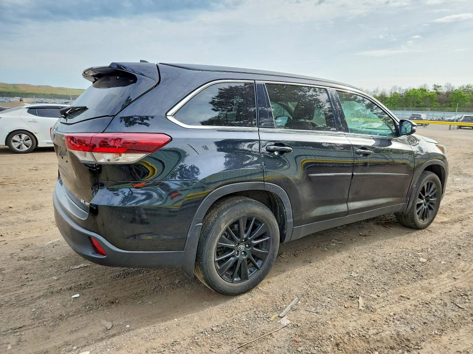 2019 Toyota Highlander VIN 5TDJZRFH9KS622317 COPART salvage auction — MINOR DENT/SCRATCHES, VA - CERTIFICATE OF TITLE, sold $13,500 on 2026-07-27 (photo 3)