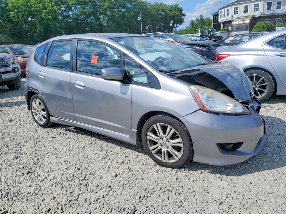 2009 Honda Fit VIN JHMGE88449S027109 COPART salvage auction — FRONT END, MA - CERT OF TITLE-RECONSTRCTD COLL, sold $375 on 2026-07-15 (photo 4)